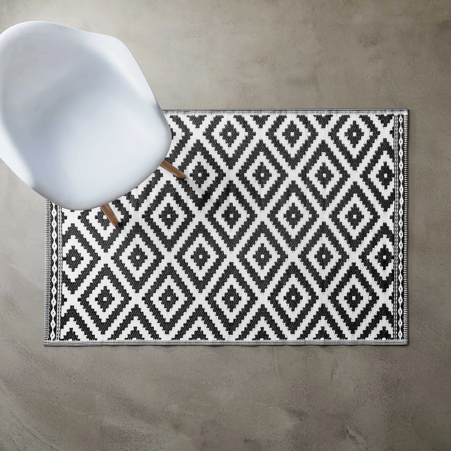 In- & Outdoor-Teppich Ethno Rauten L 180 X B 118cm COLOUR CLASH In Schwarz-Weiß 3 In- & Outdoor-Teppich Ethno Rauten L 180 X B 118cm COLOUR CLASH In Schwarz-Weiß – Bild 3